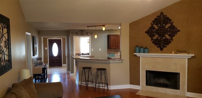 Building Photo - 205 Sharnoll Cir