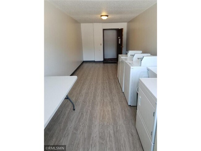 Building Photo - 417 S Wasson Ln