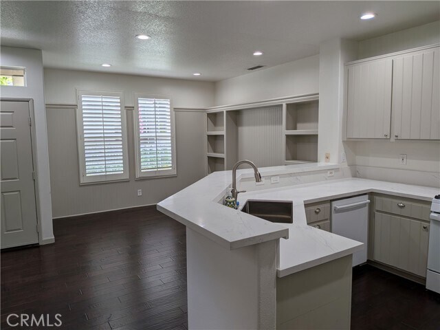 Building Photo - 27 Picket Ln