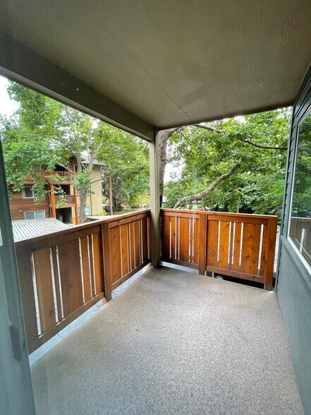 Building Photo - 12375 Mt Jefferson Terrace