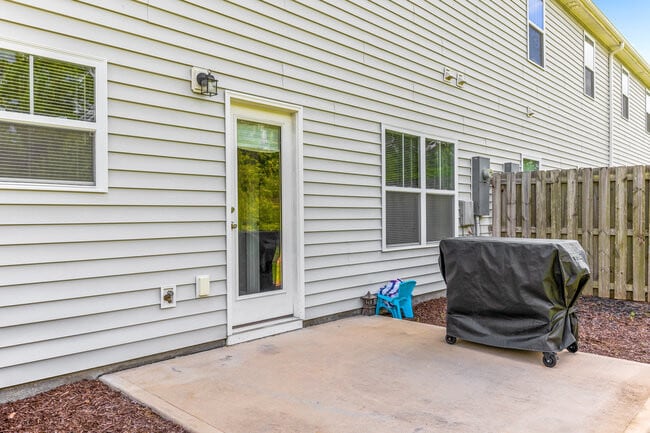 Building Photo - 1535 Grey Cliff Run