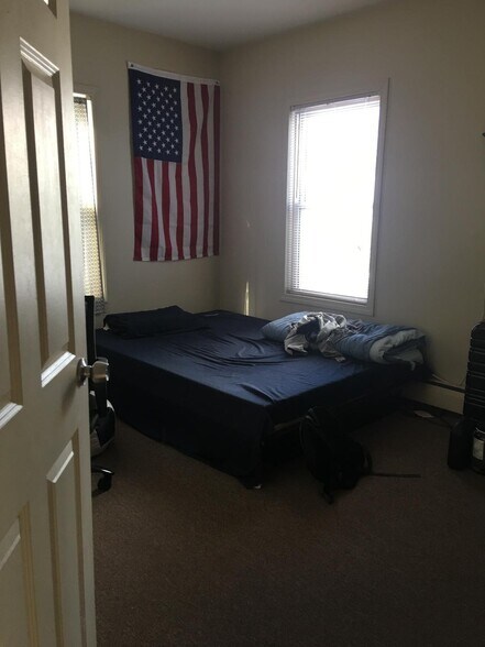 Building Photo - 6 Wise St