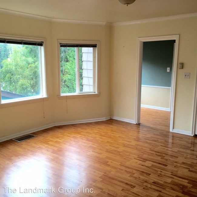 Building Photo - 3216 E Madison St