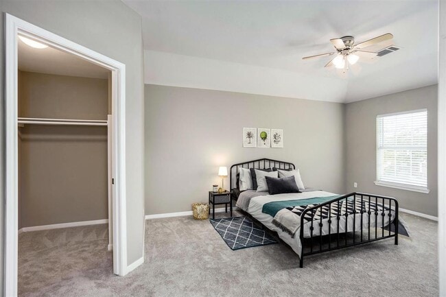 Building Photo - 25234 Clover Ranch Dr