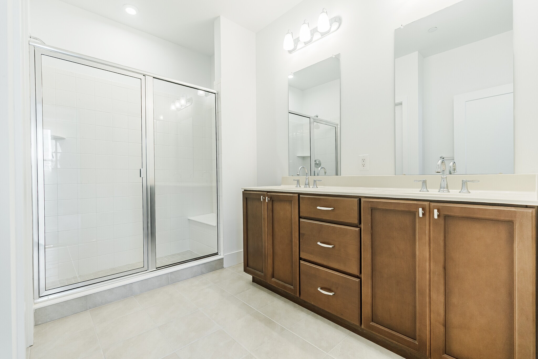 Master Bathroom View - 7104 Donatello Dr