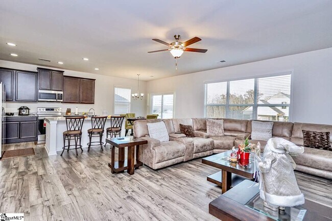 Building Photo - 431 White Peach Way