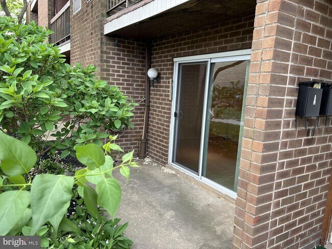Building Photo - 9926 Haldeman Ave