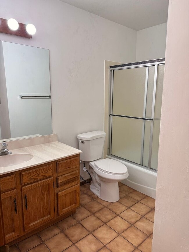 Building Photo - Beautiful Country Club