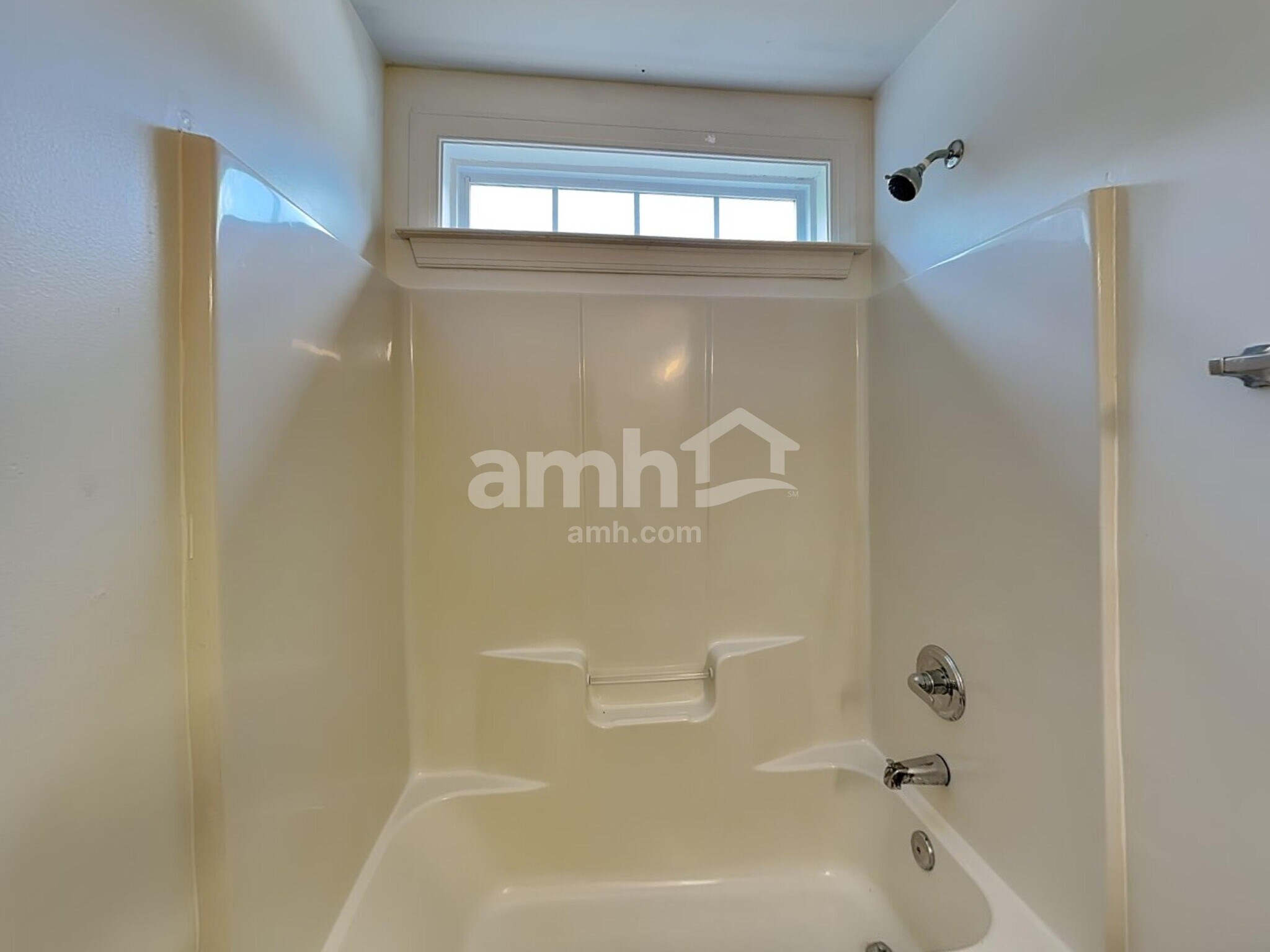 Building Photo - 2016 Sentinel Dr