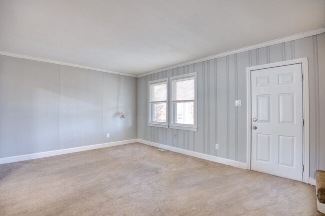 Building Photo - 2423 Shafer St