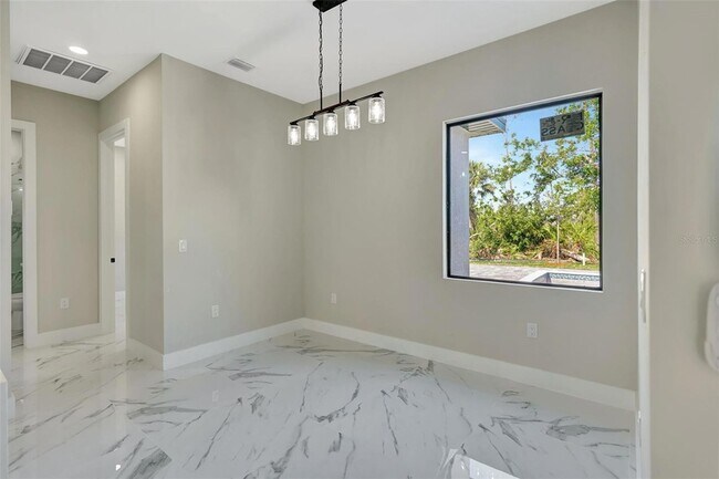 Building Photo - 212 Fairway Rd