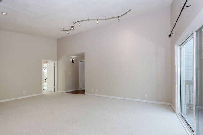 Building Photo - 1BR/1BA Pet-Friendly Top-Floor Condo with Bonus Room & Resort-Style Amenities | San Mateo | YouTu...