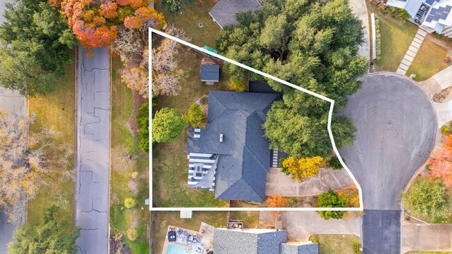 Building Photo - 2303 Inverrary Cir