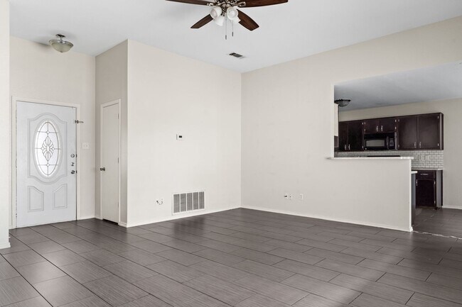Building Photo - 5512 Golden Dr