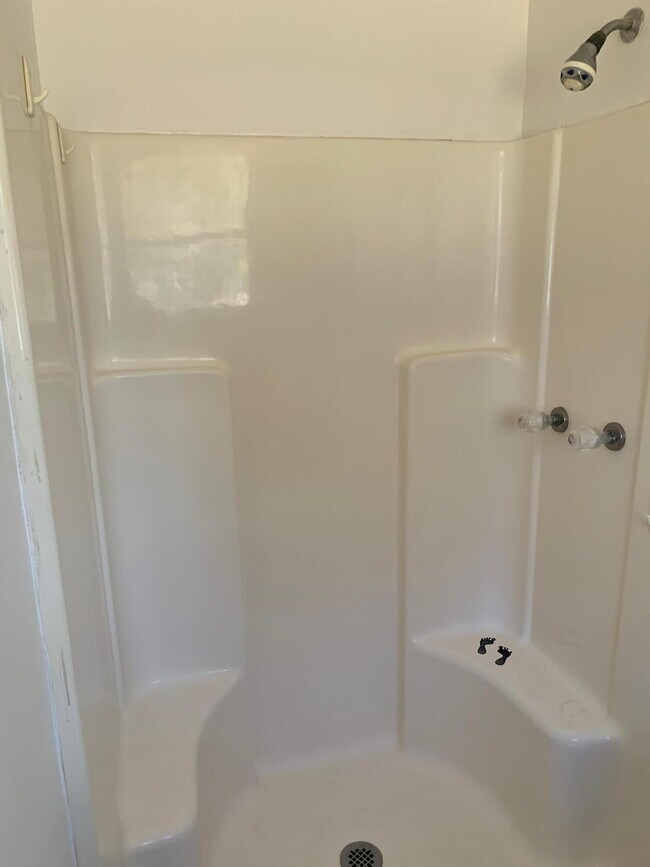 Building Photo - 806 Boulevard De L'Orleans