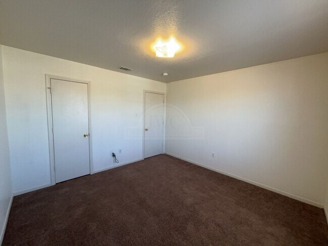 Building Photo - 1006 Circle M Dr