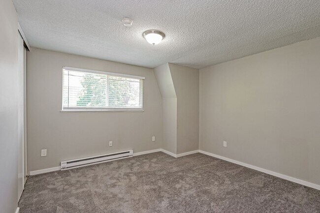 Building Photo - 5011 SW Beaverton Hillsdale Hwy