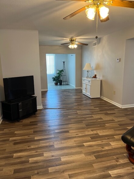 Living Room - 4158 Tamiami Trl