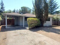 Building Photo - Cute Single Family Home, Newer kitchen, Ne...