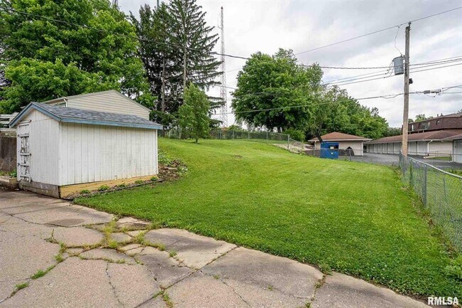 Building Photo - SW 424/426 30th Ave duplex