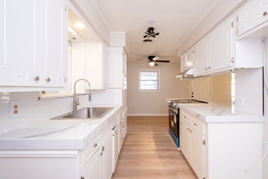 Building Photo - 7321 Illinois St