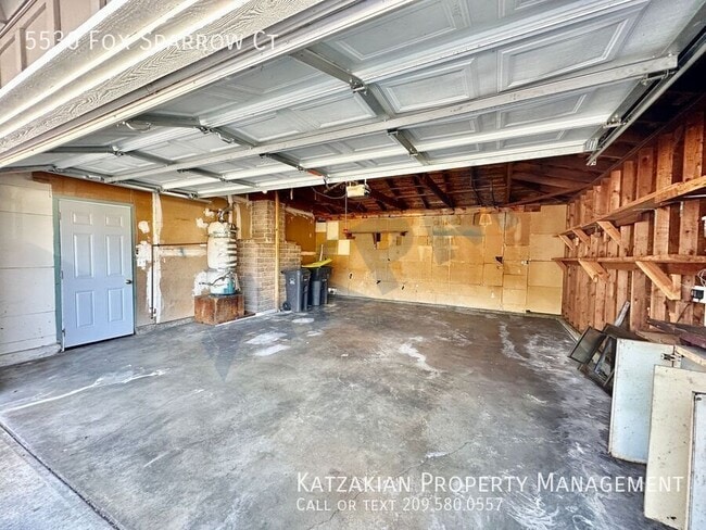 Building Photo - 5530 Fox Sparrow Ct
