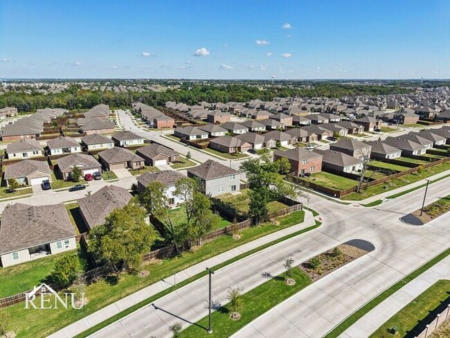 Building Photo - 554 London Dr