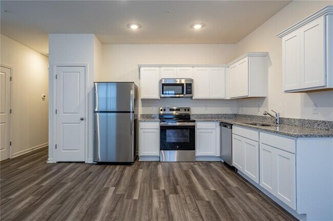 Building Photo - 2010 Ayla Dr