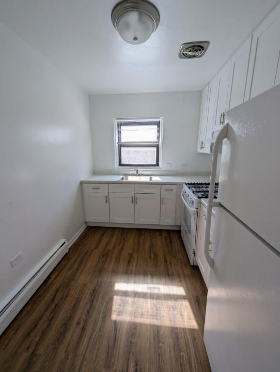 Building Photo - 1 bedroom in CHICAGO IL 60645