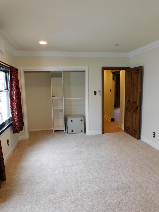 Building Photo - 56 La Venezia Ct