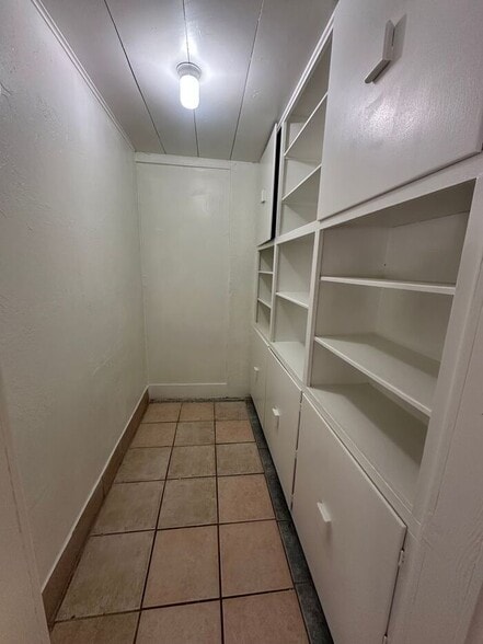 Building Photo - 1425 N 85th Pl