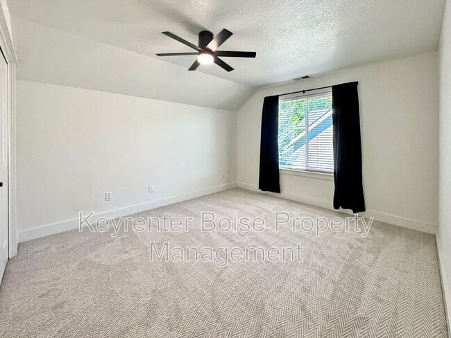 Building Photo - 1235 N Forestdale Pl