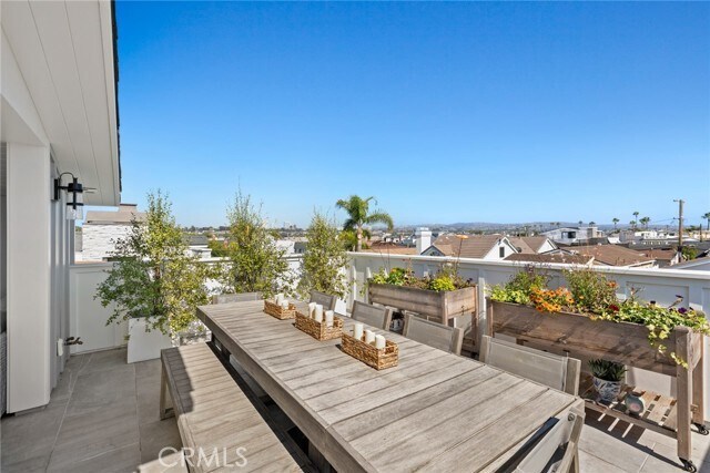 Building Photo - 201 Opal Ave
