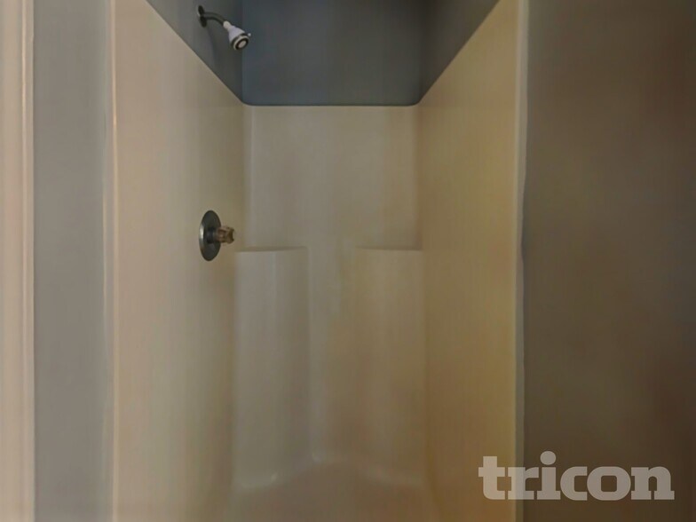 Building Photo - 6355 Queensdale Dr