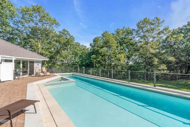 Building Photo - 401 Overlook Dr