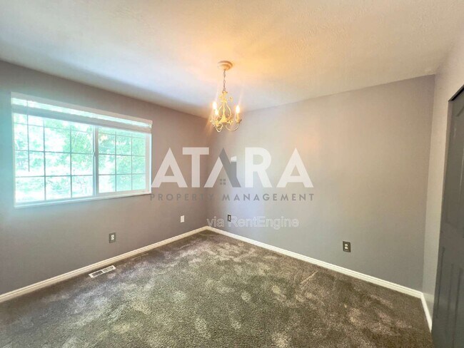 Building Photo - 11837 Sunrise View Dr