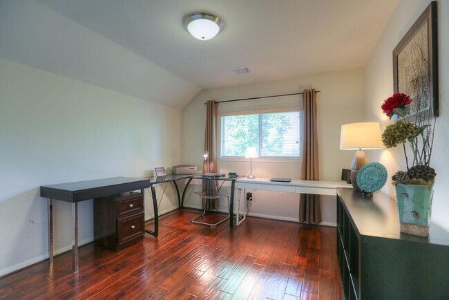 Building Photo - 66 W Spindle Tree Cir