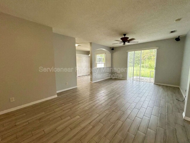 Building Photo - 10303 Beneva Dr
