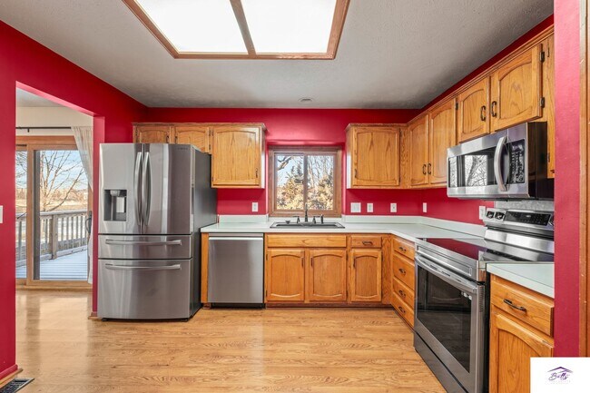 Building Photo - WELCOME HOME!