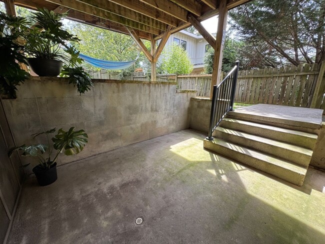 Building Photo - Downtown - Contemporary Apartment minutes ...