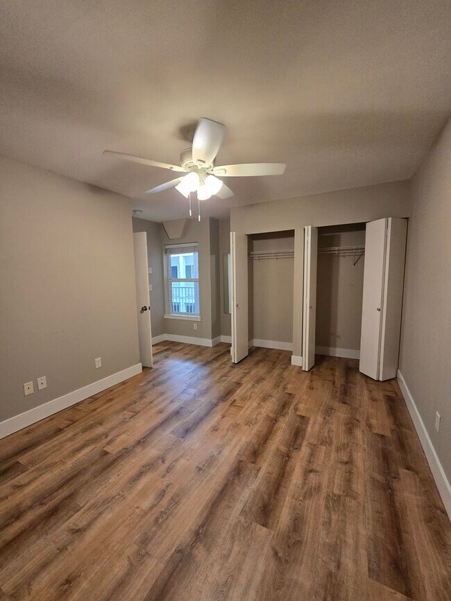 Building Photo - 2 Bedroom 1 Bathroom Condo in Downtown Bellingham