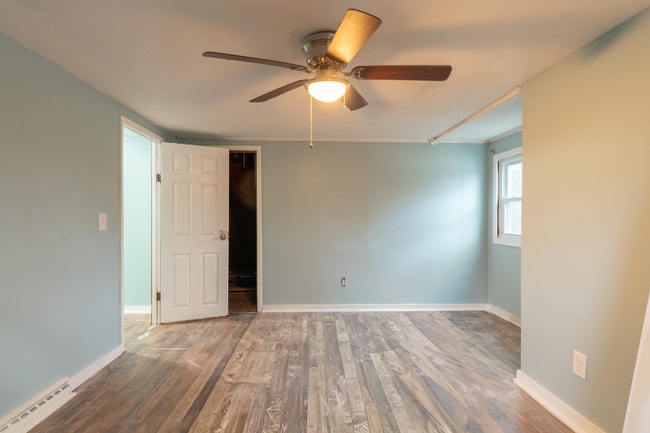 Building Photo - 104 Geissinger Ave