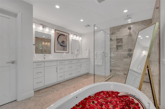 Building Photo - 2205 SE 19th St