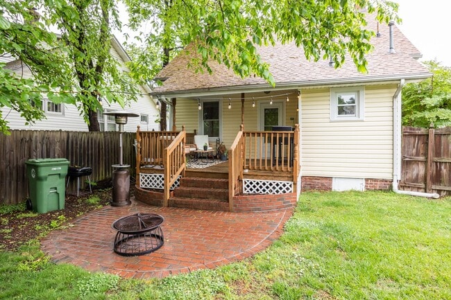 Building Photo - Quaint 2 Bedroom 1 Bath Home in Forest Hil...