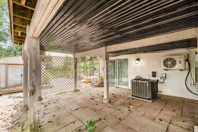 Building Photo - 11959 Governors Ct