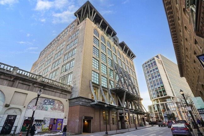 Building Photo - 360 Newbury St