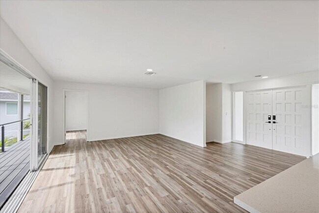 Building Photo - 2460 Whippoorwill Cir