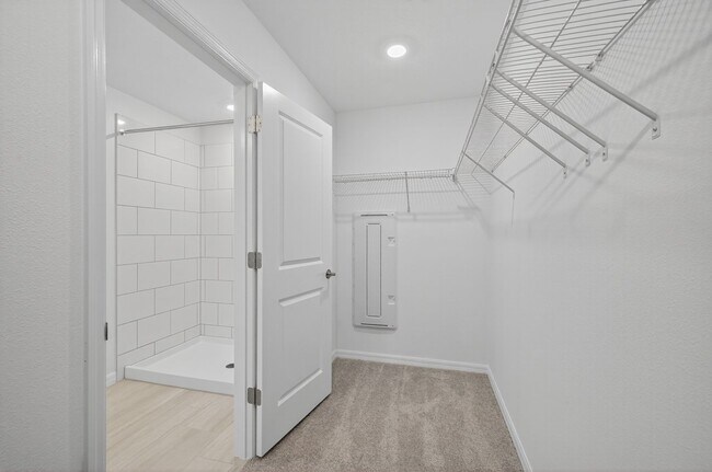 Building Photo - Brand-new 5 Bed now Available!