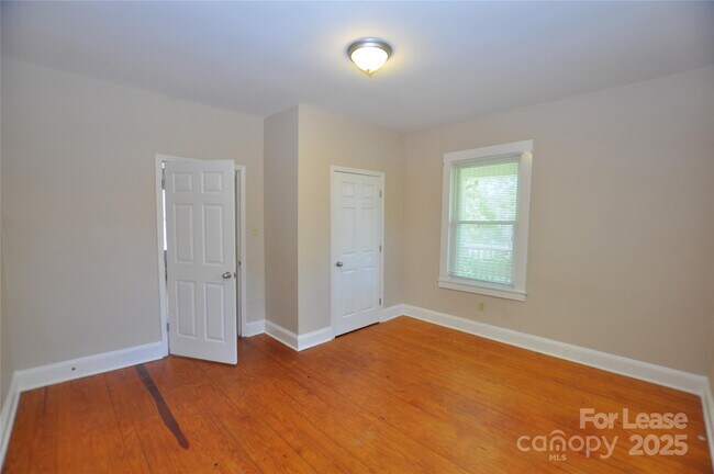 Building Photo - 1731 Perfection Ave