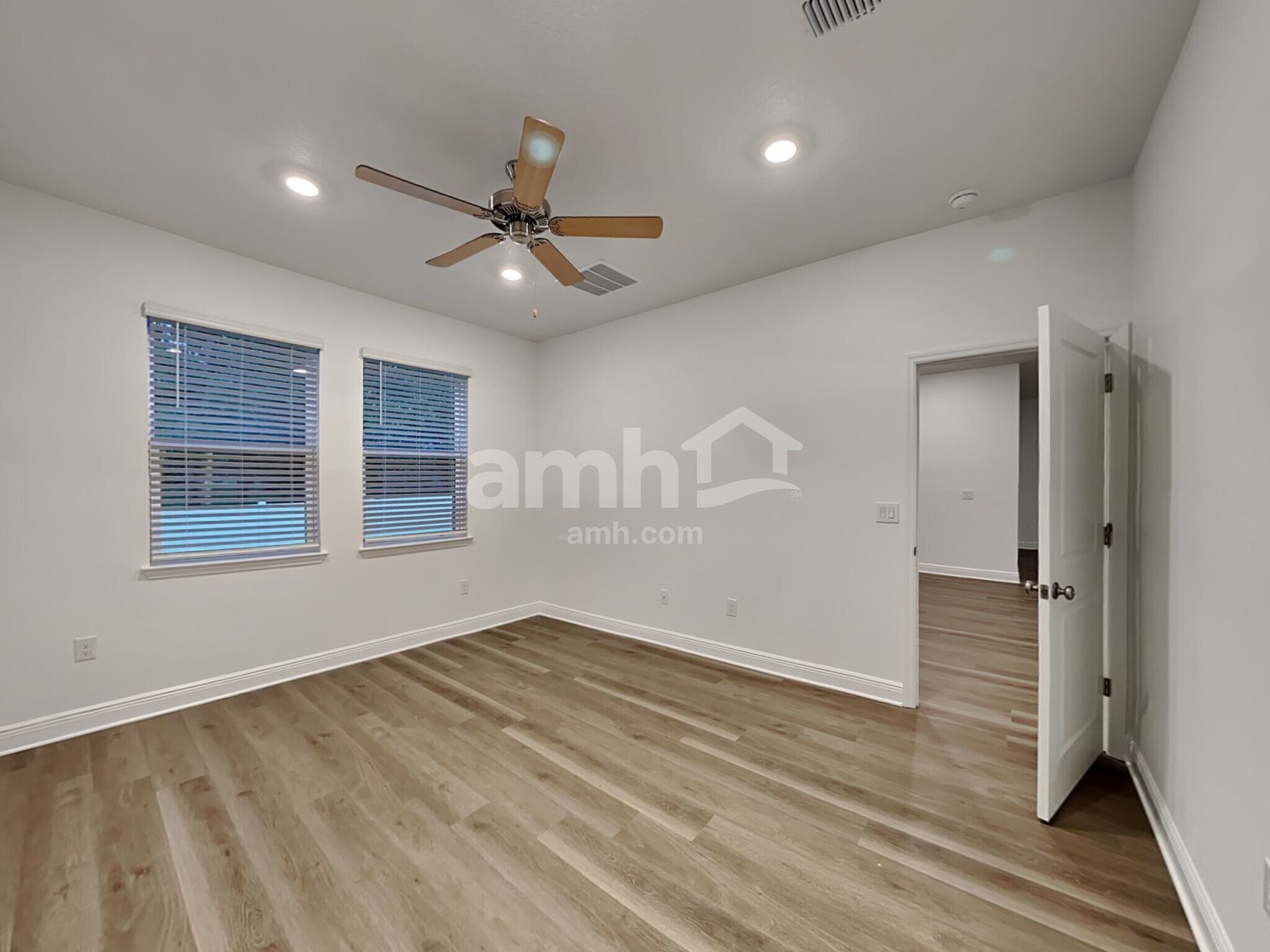 Building Photo - 6532 Atlantic Bch Ave